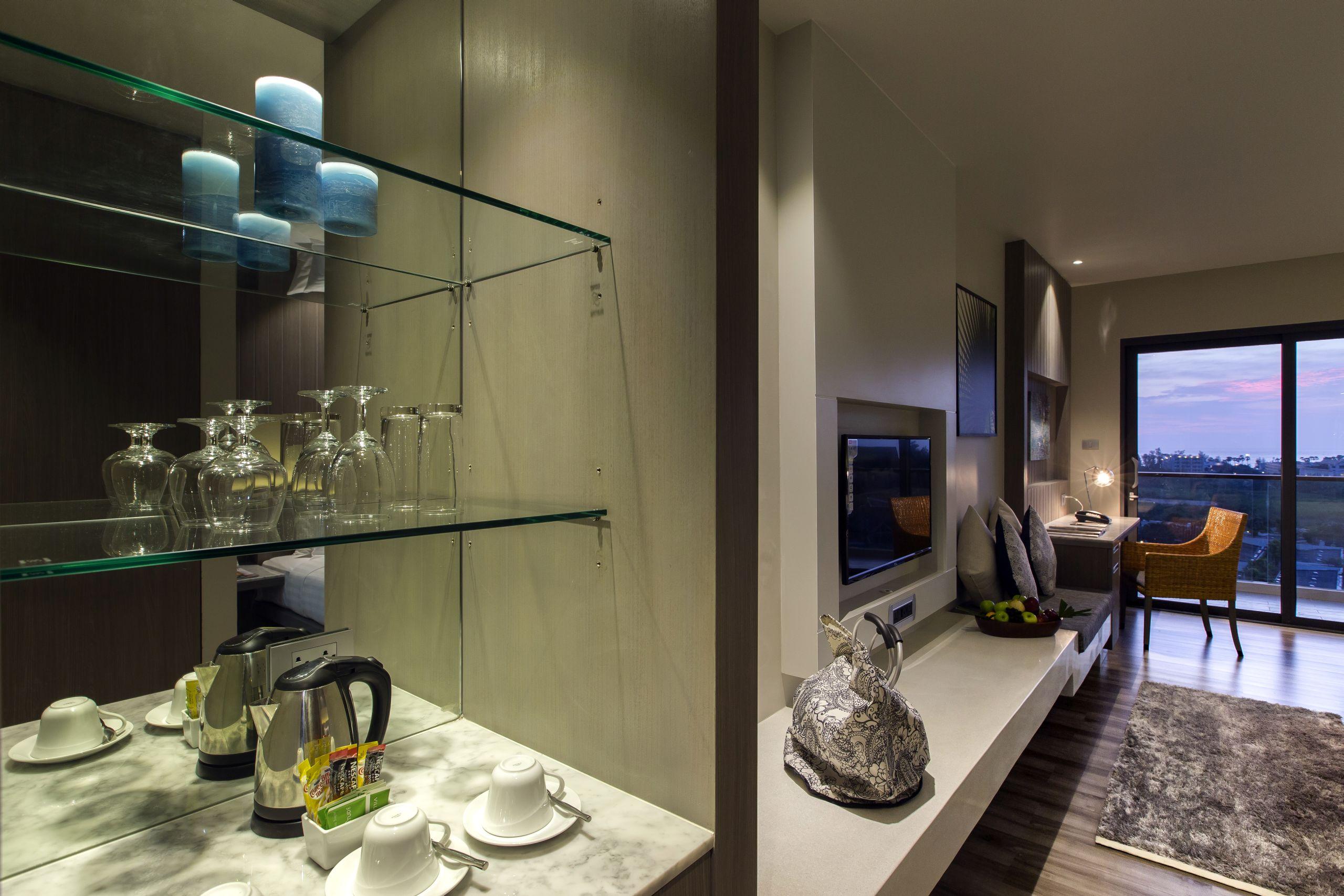 Hotel Ikon Phuket - Sha Extra Plus Karon Exterior photo