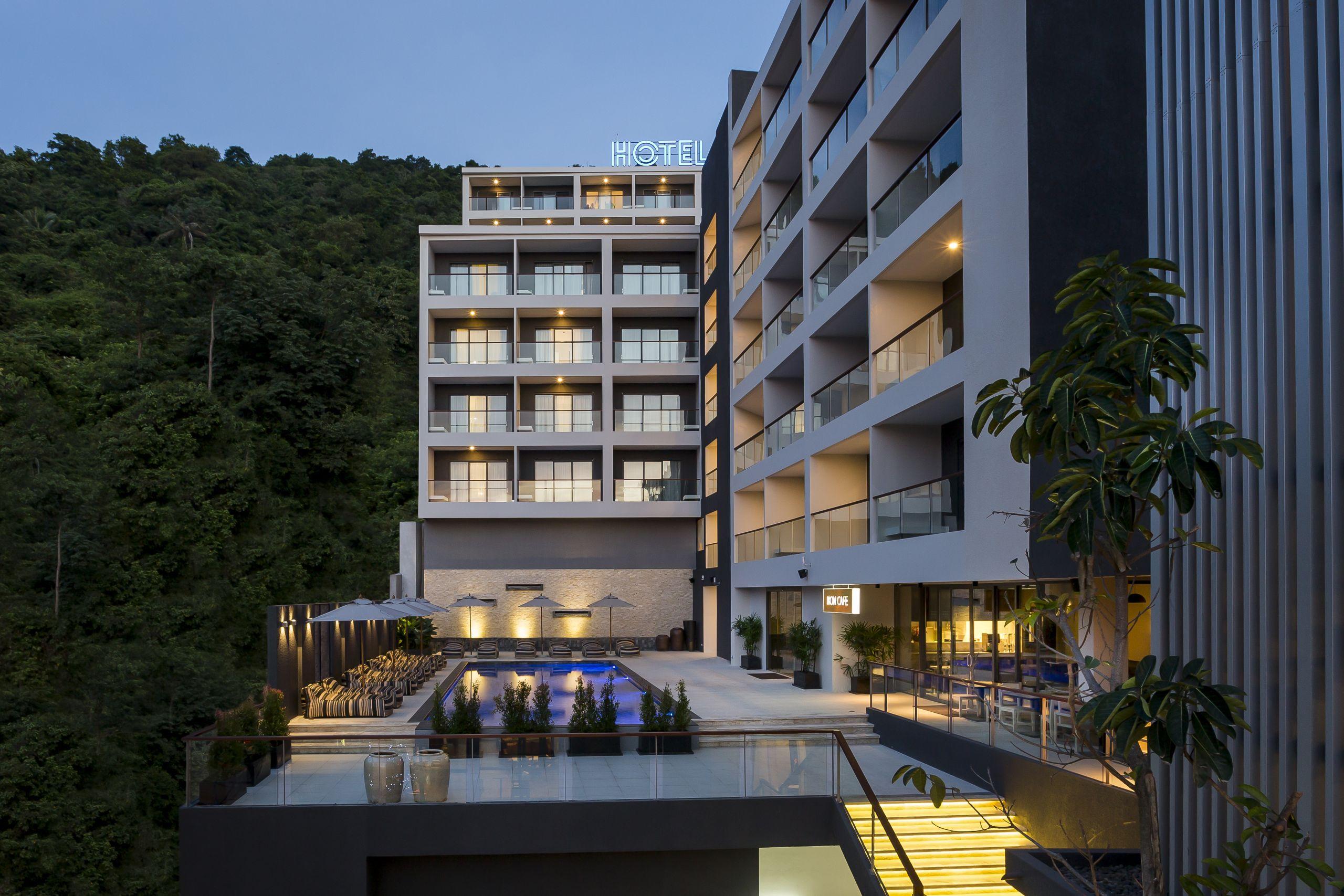 Hotel Ikon Phuket - Sha Extra Plus Karon Exterior photo