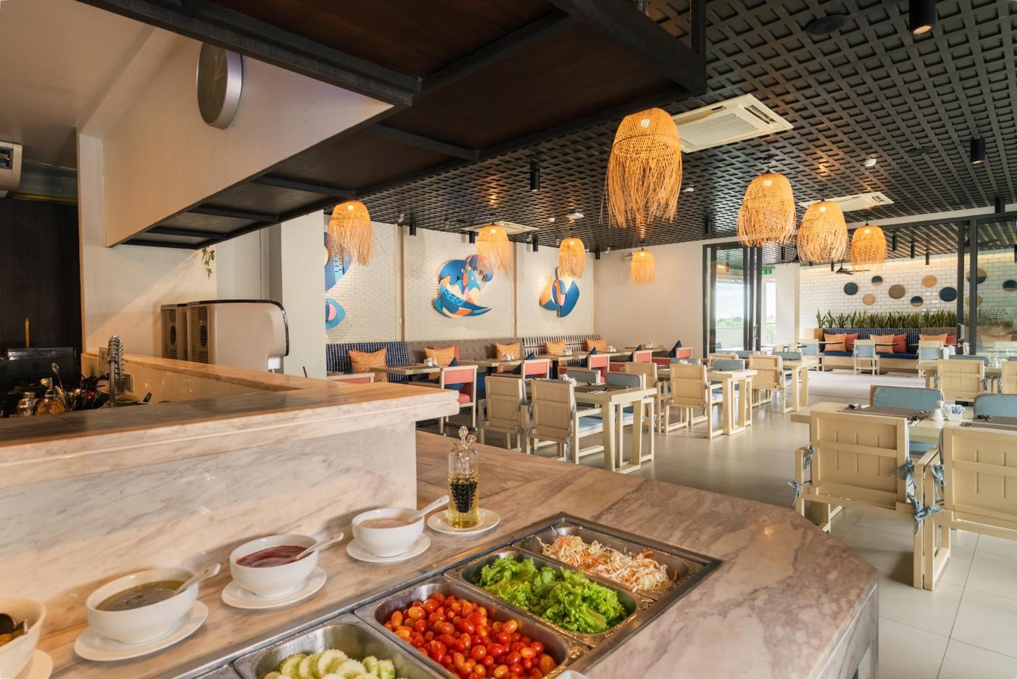 Hotel Ikon Phuket - Sha Extra Plus Karon Exterior photo