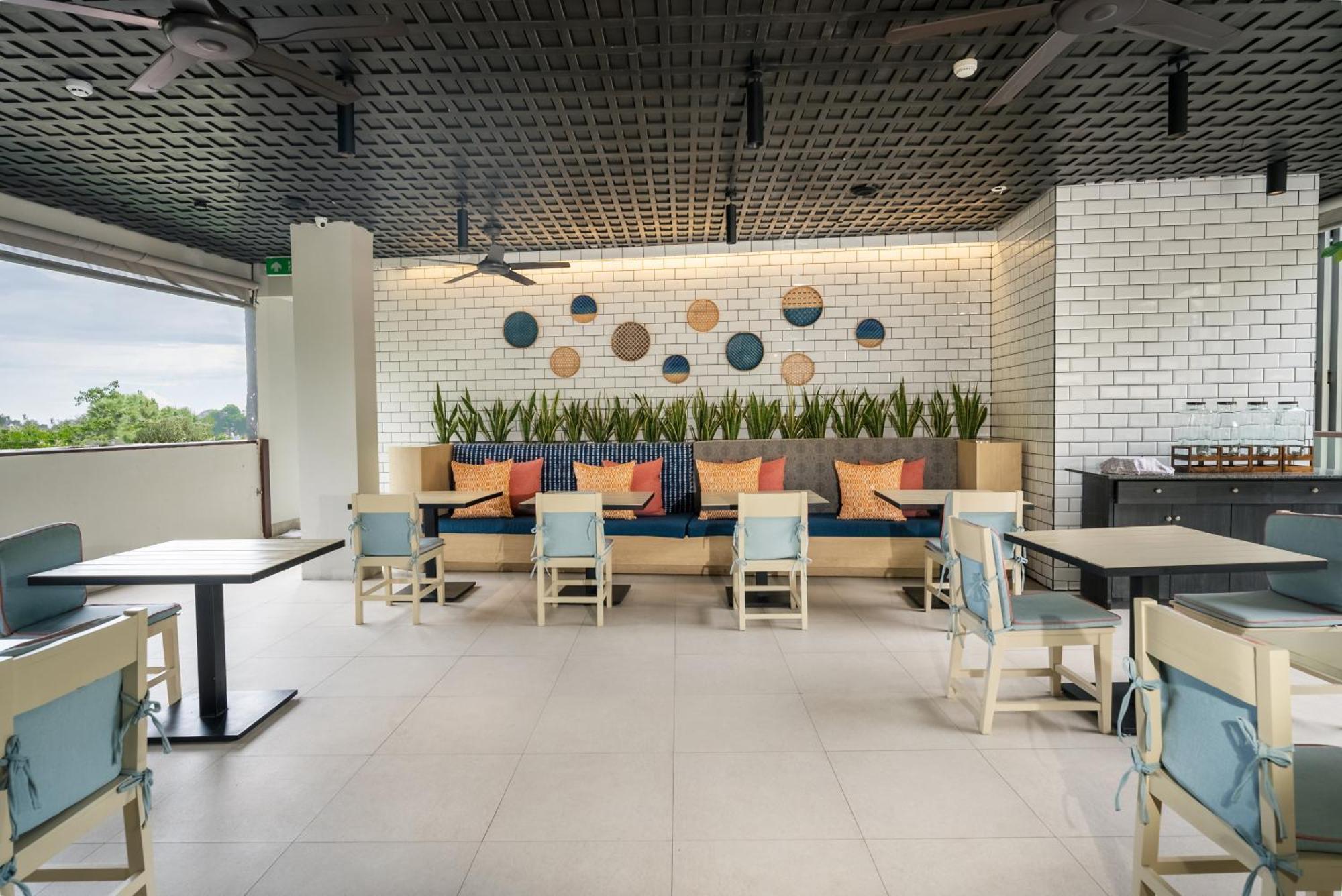 Hotel Ikon Phuket - Sha Extra Plus Karon Exterior photo