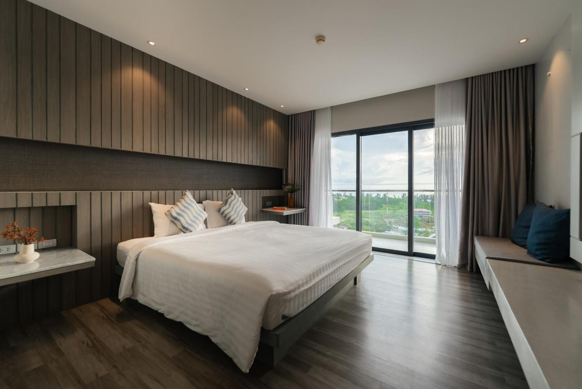 Hotel Ikon Phuket - Sha Extra Plus Karon Exterior photo
