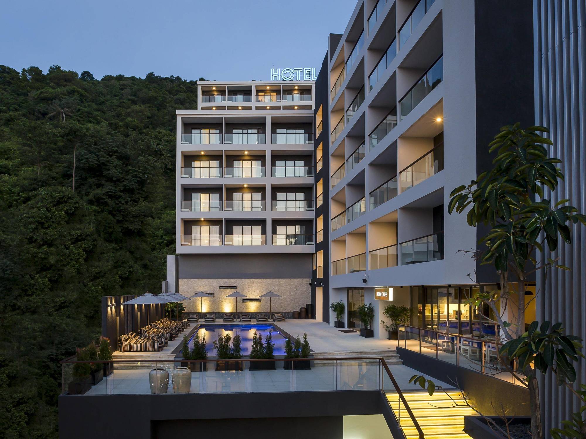Hotel Ikon Phuket - Sha Extra Plus Karon Exterior photo